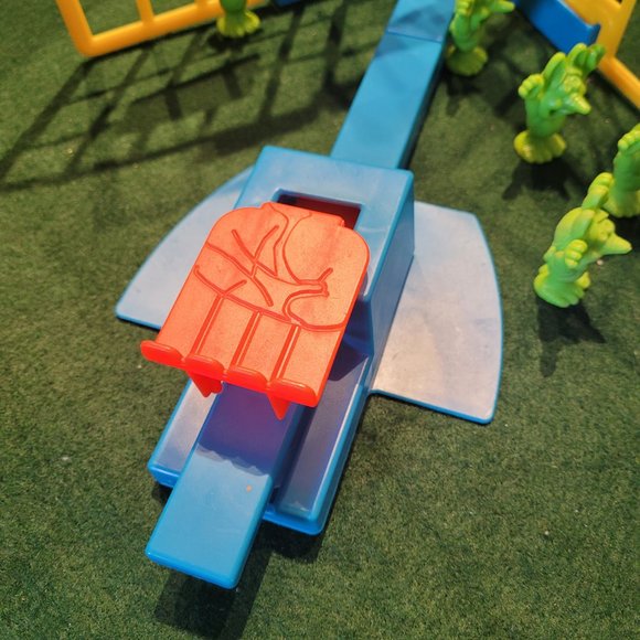 Mouse, Mouse Get Outta My House 1994 - Picture 5 of 17